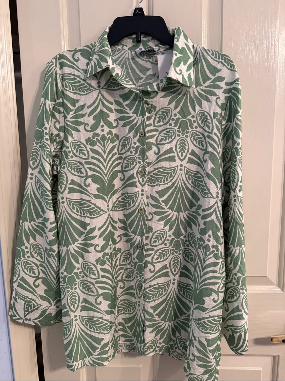 NWT VANIS Button Front Blouse
